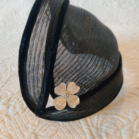 Vintage Modern Miss Black Calot Juliet Hat W Velvet Piping Trim & Flower Pin